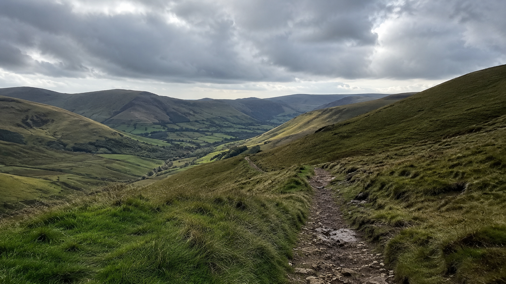 Green valley walking trail through the UK hills — AtlasGears