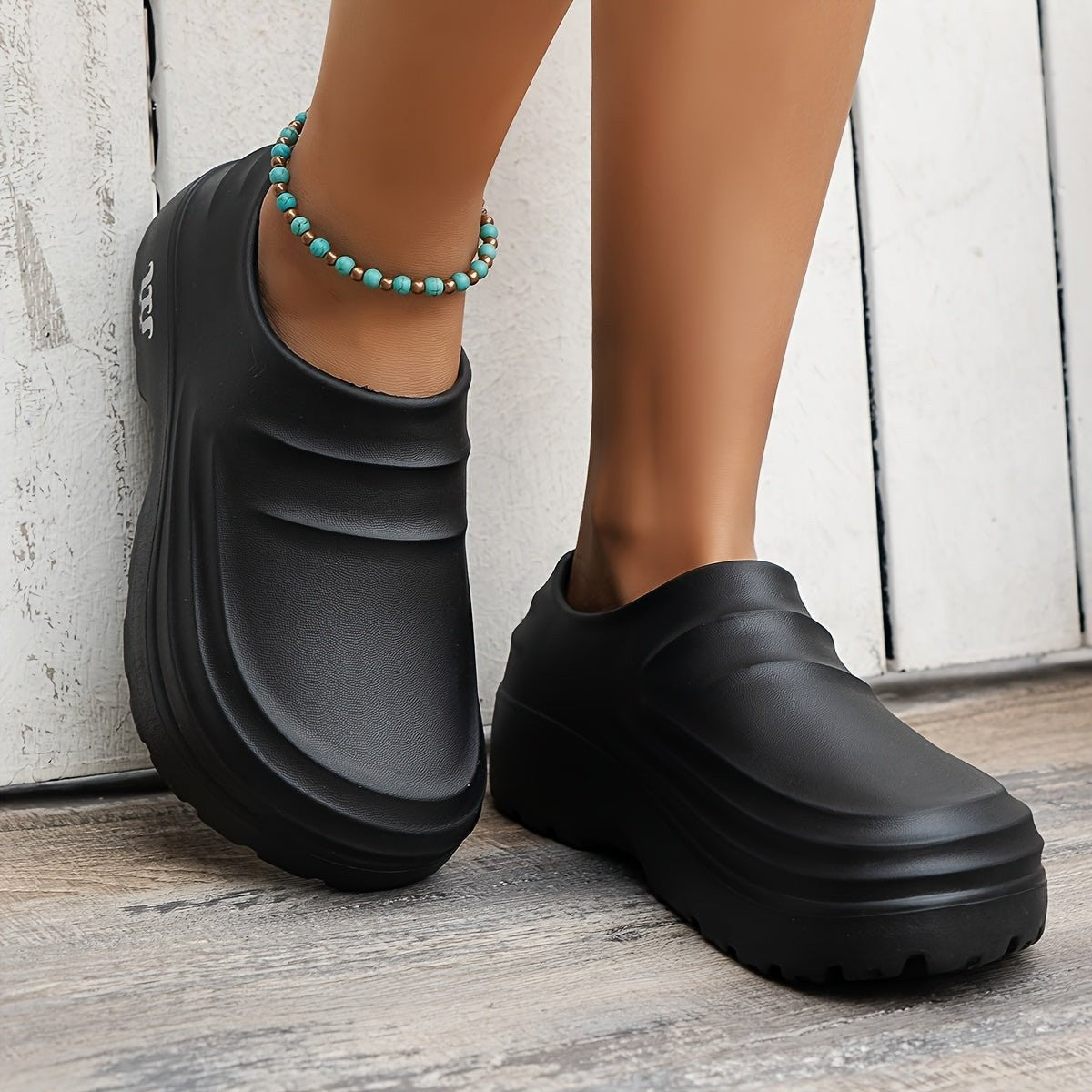 Clogs – Water-Resistant Cushioned Slip-On Garden Clogs