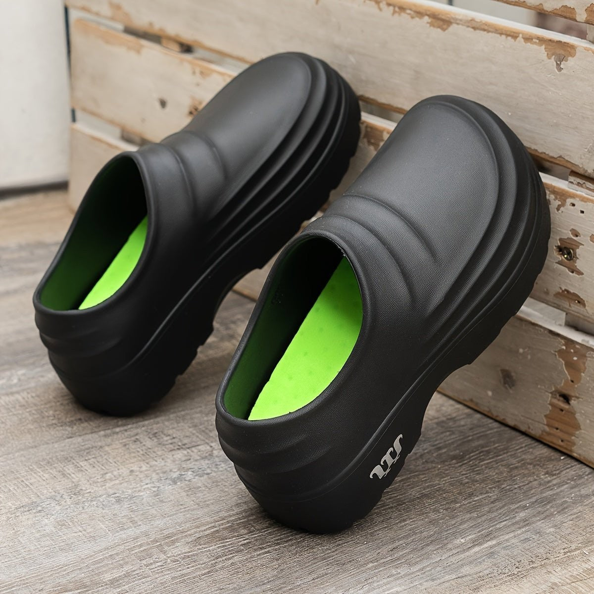 Clogs – Water-Resistant Cushioned Slip-On Garden Clogs