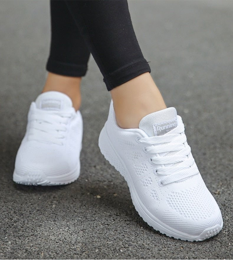 Sports Shoes – Lightweight Breathable Outdoor Trainers