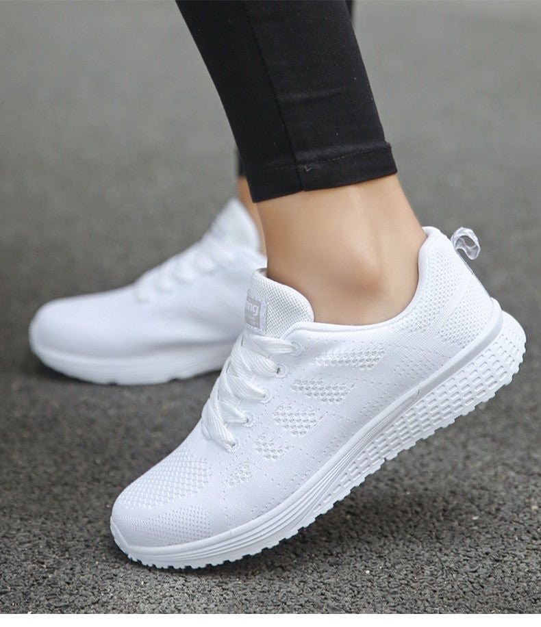 Sports Shoes – Lightweight Breathable Outdoor Trainers