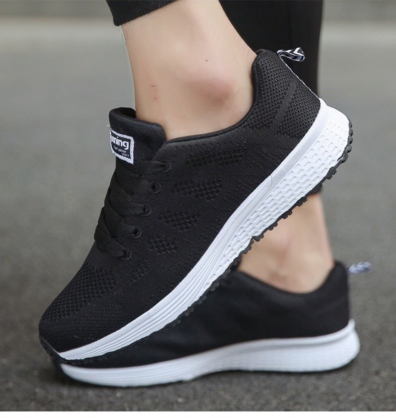 Sports Shoes – Lightweight Breathable Outdoor Trainers