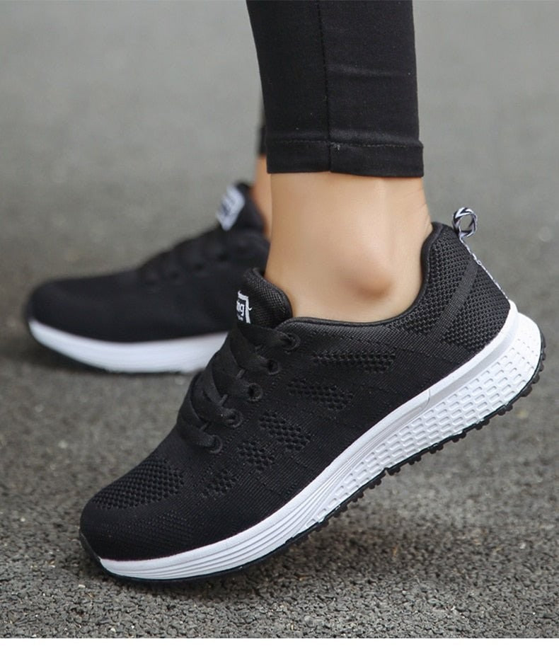 Sports Shoes – Lightweight Breathable Outdoor Trainers